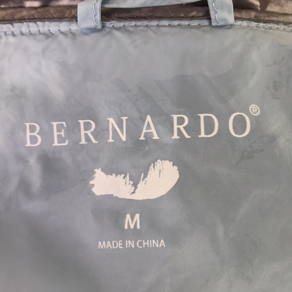 BERNADO Women’s Silver Light Weight Puffer Down Feather  Jacket Sz M - Picture 7 of 8